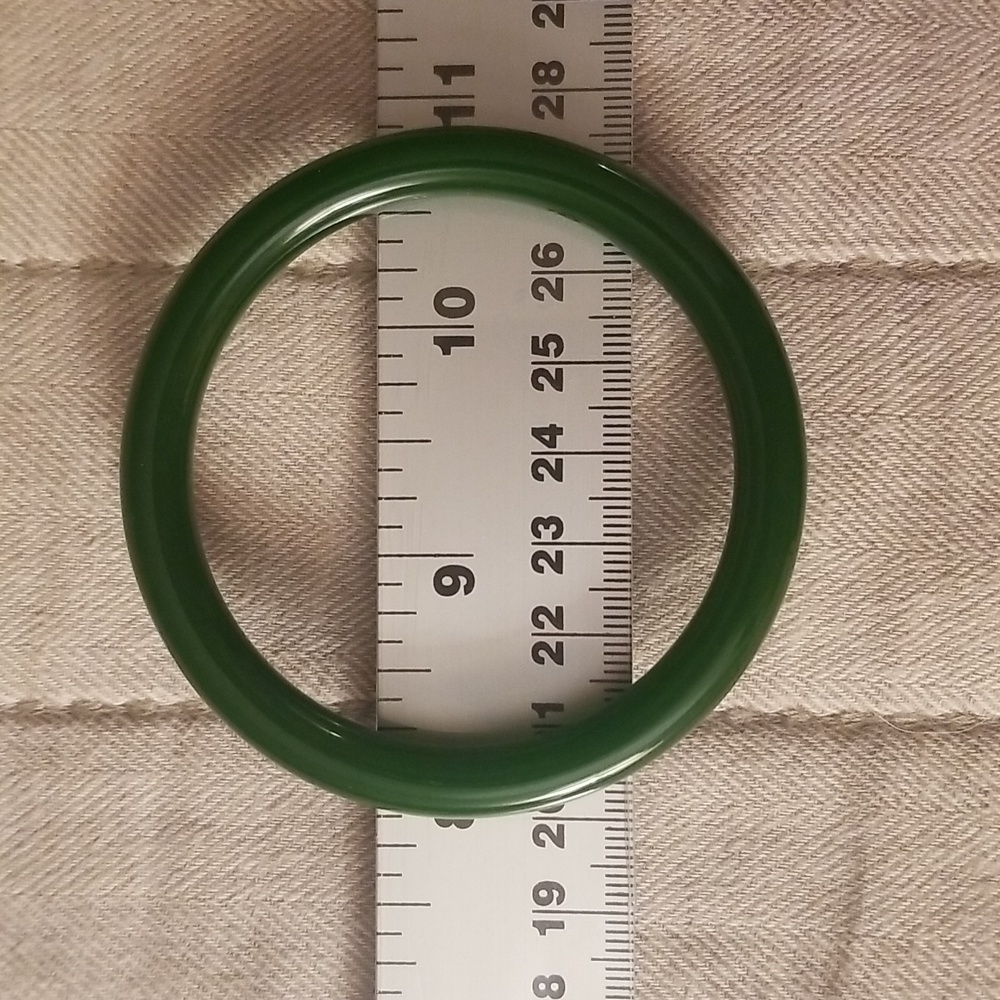 Apple green jade bangle bracelet
